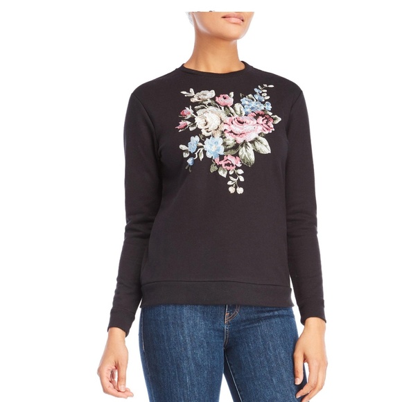 Romeo & Juliet Couture Floral Embroidered Flowers Crew Pullover Top - Picture 1 of 5
